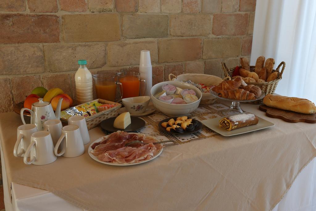 Villa Marietta Country House - Marche 蒙特玛佐里奥梅特 外观 照片